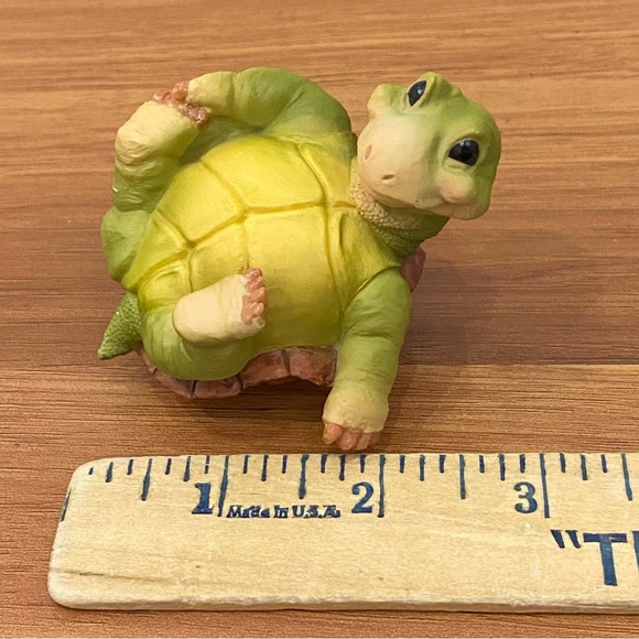 Ceramic Resin Green Turtle 2-inch Figurine - Picture 9 of 10